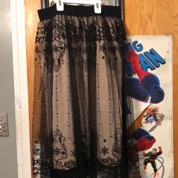 Women’s medium black lace skirt - Picture 1 of 2
